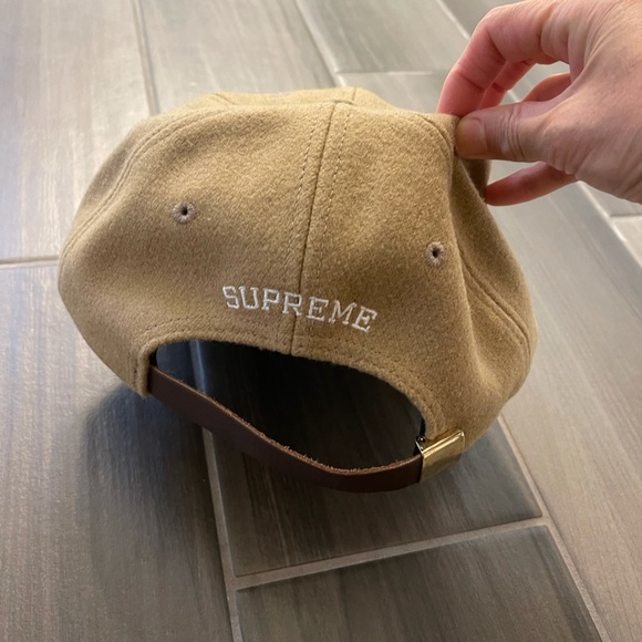 Auth . Supreme hat